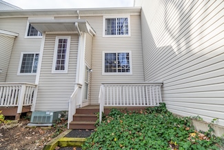 307 W Treehouse Ln Unit 144, Round Lake, IL 60073