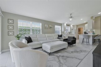 4949 Kingston Way, Naples, FL 34119