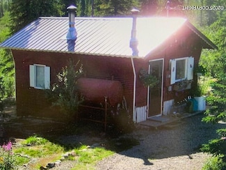 131 Denali Hwy, Cantwell, AK 99729