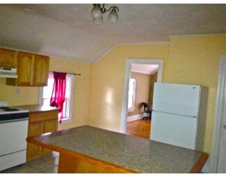81 Lincoln Ave, Fall River, MA 02720