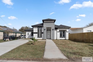808 4th St, Santa Rosa, TX 78593