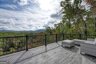 252 Crabapple Ln, Mineral Bluff, GA 30559