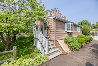 359 Oaklawn Ave, Stamford, CT 06905
