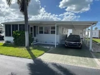 104 Pier J, Naples, FL 34112