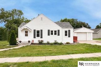 210 Cedar St, Springfield, NE 68059