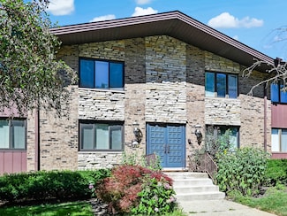 1640 Royal Oak Rd Unit 4, Darien, IL 60561