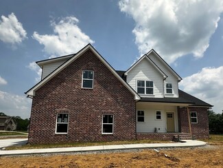 1067 Robert Lee Dr, Gallatin, TN 37066