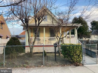 3086 Waldorf Ave, Camden, NJ 08105