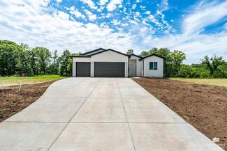 8371 Derik Ct, Manhattan, KS 66502