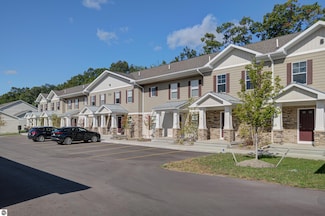 1548 Simsbury St Unit 8, Traverse City, MI 49686