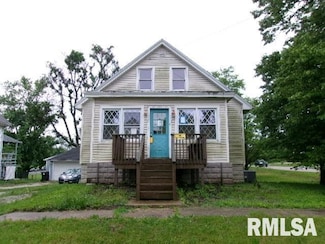 335 W Walnut St, Washburn, IL 61570