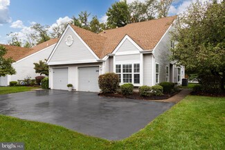 248 Birch Hollow Dr Unit 90, Bordentown, NJ 08505