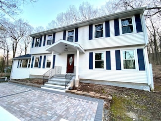 545 Simsbury Rd, Bloomfield, CT 06002