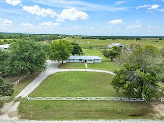 1411 Parker Dairy Rd, Alvord, TX 76225