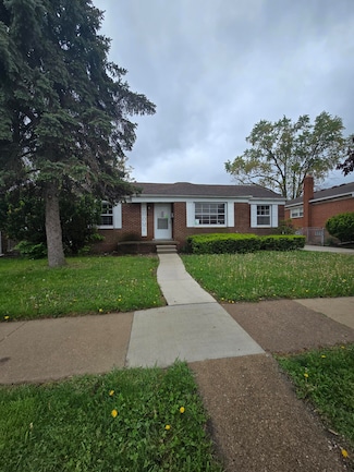 915 Cleophus Pkwy, Lincoln Park, MI 48146
