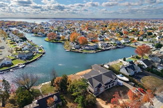 4530 Merrick Rd, Massapequa, NY 11758