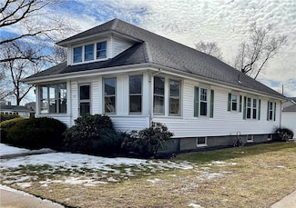 72 Riverfarm Rd, Cranston, RI 02910