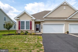 113 Garrison Dr, East Petersburg, PA 17520