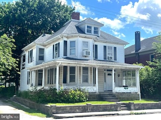 709 York St, Hanover, PA 17331