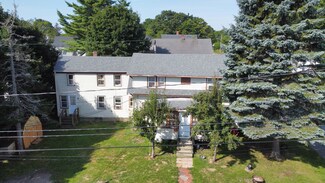 80 Pleasant St, Rockland, ME 04841
