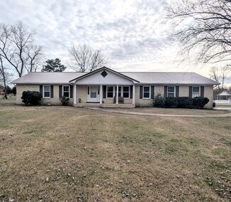 2 S Patrick Rd, Fayetteville, TN 37334