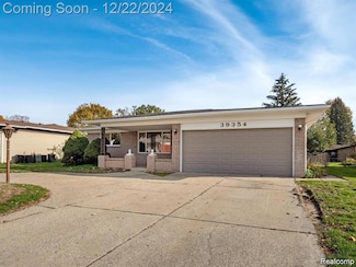39354 Quinn Dr, Sterling Heights, MI 48310