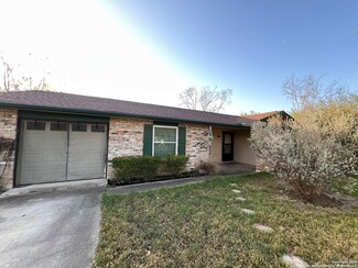 11602 Crooked Oaks Dr, Live Oak, TX 78233