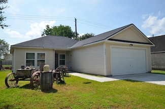 2203 Westwood Dr, Stafford, TX 77477