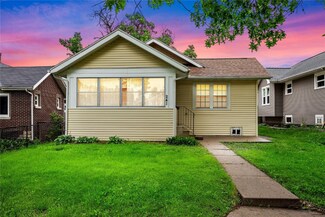 241 12th St NW, Cedar Rapids, IA 52405