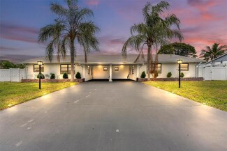 1111 Brown Rd, Lantana, FL 33462