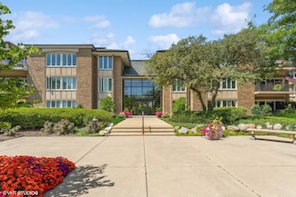 1 Oak Brook Club Dr Unit A112, Oak Brook, IL 60523