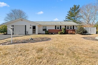 6 Blossom St, Fairhaven, MA 02719