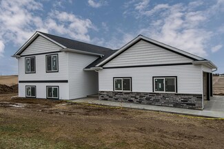 1444 N Pine Dr NE, Pine Island, MN 55963