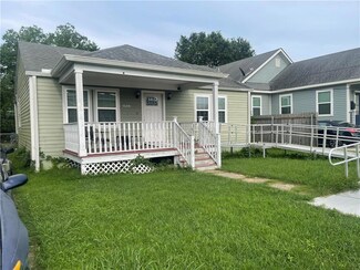 5923 Painters St, New Orleans, LA 70122