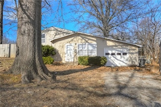 8208 E 114th St, Kansas City, MO 64134