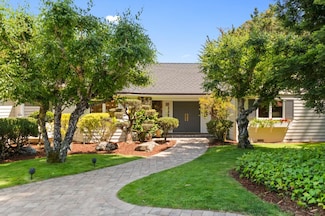 2295 Skyfarm Dr, Hillsborough, CA 94010