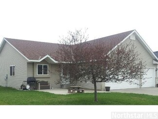 618 618 Hickory Dr, St. Joseph, MN 56374