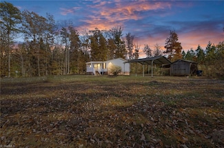 184 Kids Ln, Mayodan, NC 27027