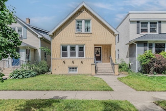 1218 Dewey Ave, Evanston, IL 60202