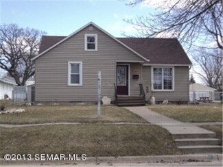 719 719 Wabasha Ave, St. Charles, MN 55972