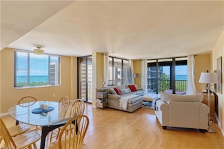 17 Bluebill Ave Unit 901, Naples, FL 34108