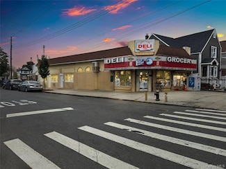 90-56 210th St, Queens Village, NY 11428