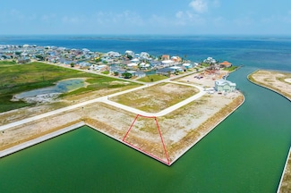 1033 Saint Kitts Dr, Rockport, TX 78382
