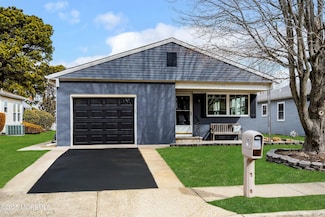 96 San Carlos St, Toms River, NJ 08757