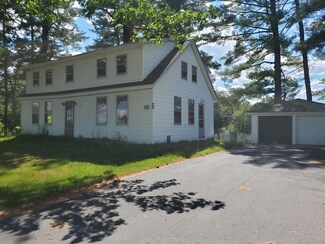 699 Skowhegan Rd, Fairfield, ME 04937