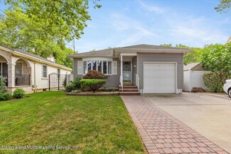100 Coddington Ave, Staten Island, NY 10306