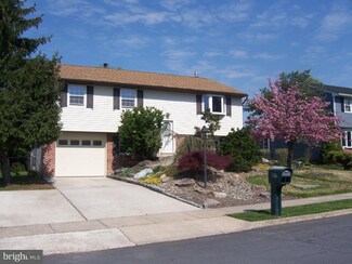 810 Moonflower Ave, Reading, PA 19606