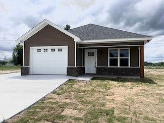 2708 S Belair Dr, Pine Bluff, AR 71601