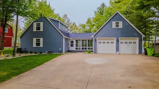 1996 N Salisbury Dr, Gladwin, MI 48624