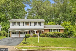 8212 Chivalry Rd, Annandale, VA 22003